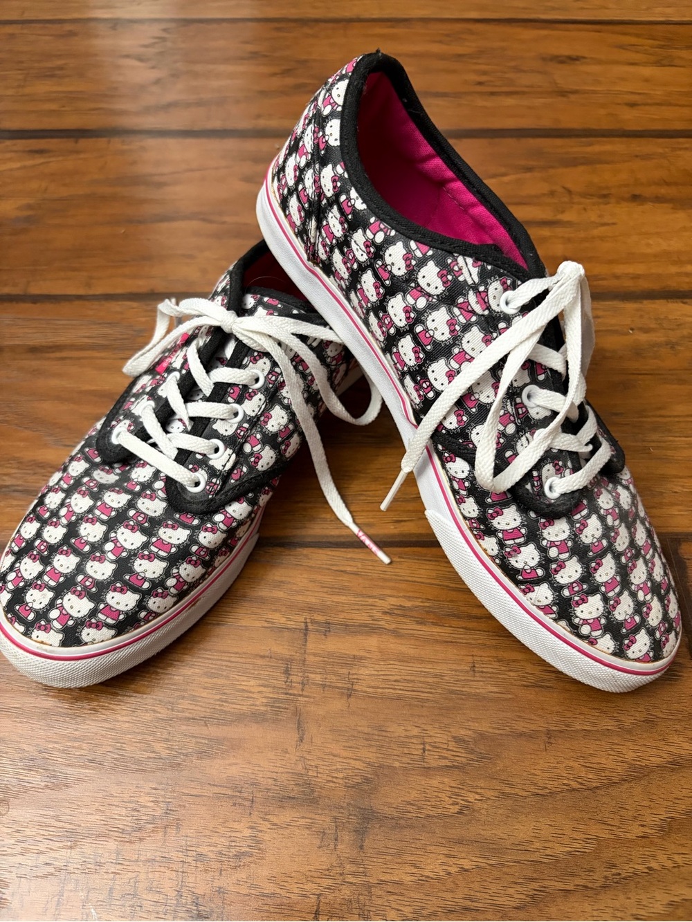 Vans Hello Kitty Black & Pink Canvas Low-Top Sneakers - Women - Size 7.5